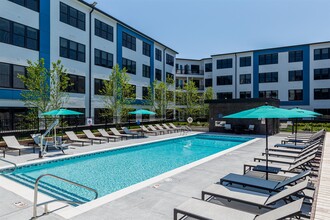 Parkway Apartments in Boston, MA - Foto de edificio - Building Photo