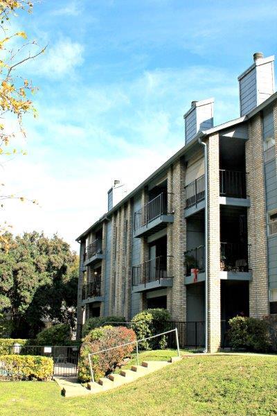 Windwood Apartments in Austin, TX - Building Photo