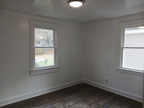 124 Center St in Emporia, VA - Foto de edificio - Building Photo