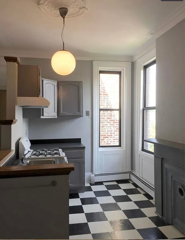 298 2nd St in Jersey City, NJ - Building Photo - Building Photo