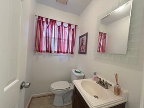 1413 Hillcrest Dr in Blacksburg, VA - Building Photo - Building Photo