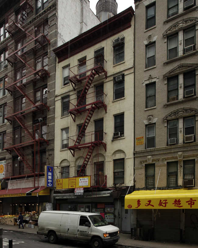 15 Catherine St in New York, NY - Foto de edificio - Building Photo