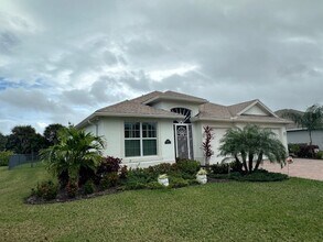 8330 Summer Lake Dr SW in Vero Beach, FL - Building Photo - Building Photo