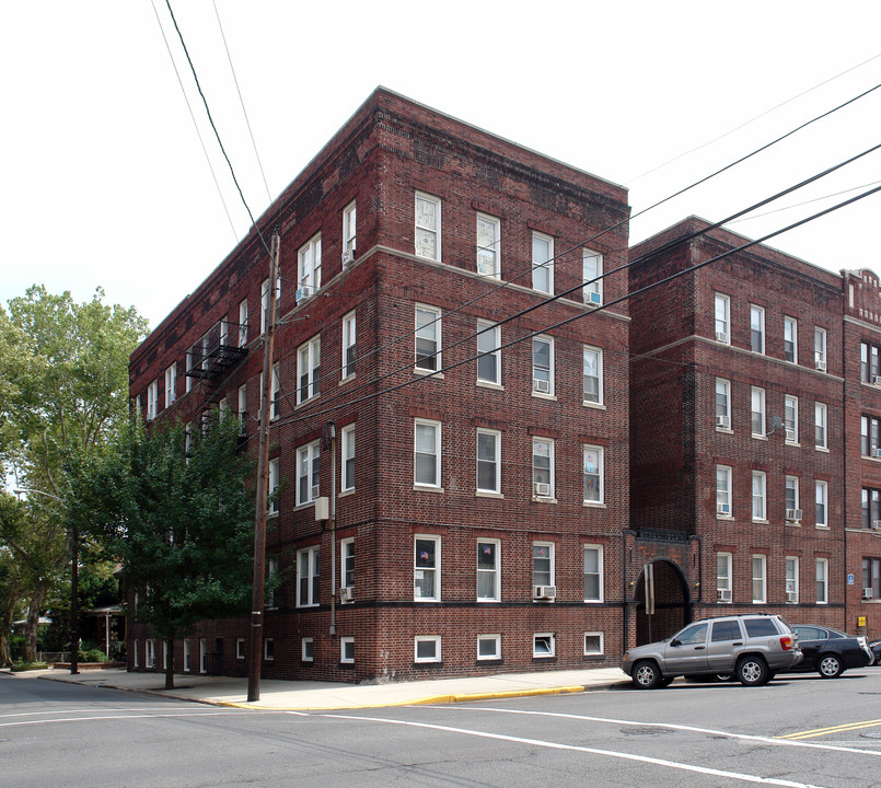 The Lincoln in North Bergen, NJ - Building Photo