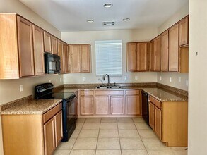 1796 W Half Moon Cir in San Tan Valley, AZ - Building Photo - Building Photo