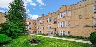 2419 N Oak Park Ave in Chicago, IL - Building Photo
