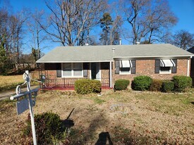 208 W Terrell St in Greensboro, NC - Building Photo