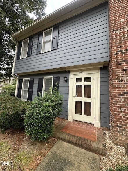 property at 5621 Hamstead Crossing
