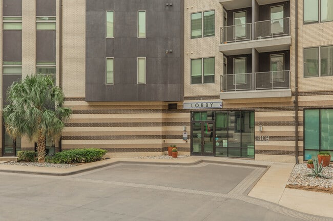 Park West in Dallas, TX - Foto de edificio - Building Photo