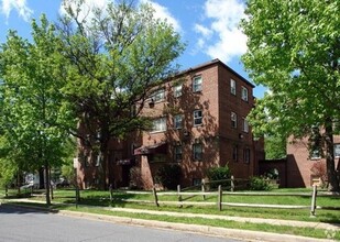 Bunker Hill Flats in Mount Rainier, MD - Building Photo - Interior Photo