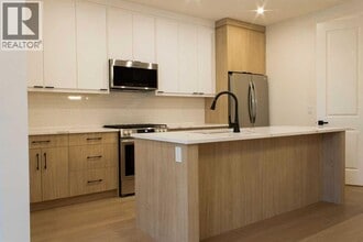 1512-1521 21 Ave NW in Calgary, AB - Building Photo - Building Photo