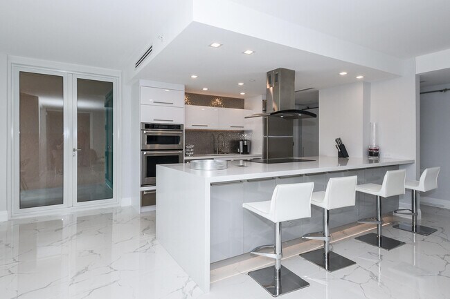 120 SE 5th Ave in Boca Raton, FL - Building Photo - Building Photo