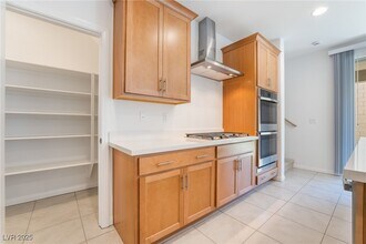 89 Oratorio Dr in Henderson, NV - Foto de edificio - Building Photo