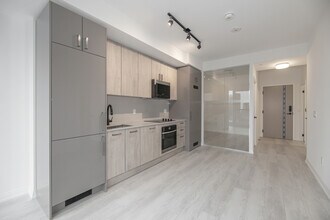 280 Dundas St W in Toronto, ON - Building Photo - Building Photo