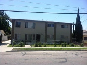 326 E Hardy St in Inglewood, CA - Building Photo - Building Photo