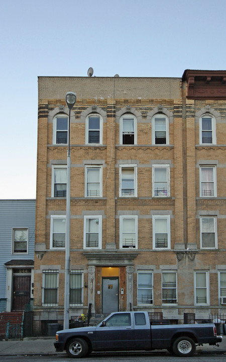 842 Madison St in Brooklyn, NY - Building Photo