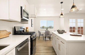 3781 Ashford St in San Diego, CA - Building Photo - Building Photo