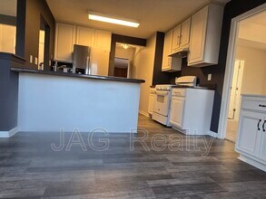 1142 Stallings Rd in Matthews, NC - Building Photo - Building Photo