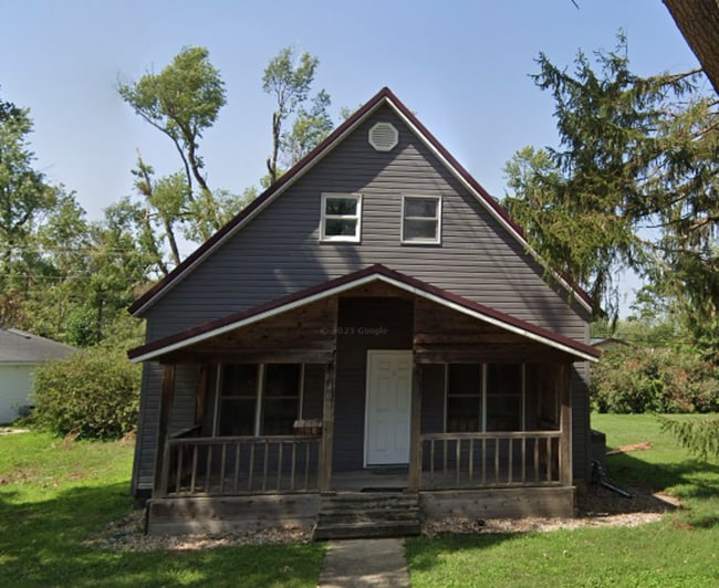 property at 409 W Mulberry St