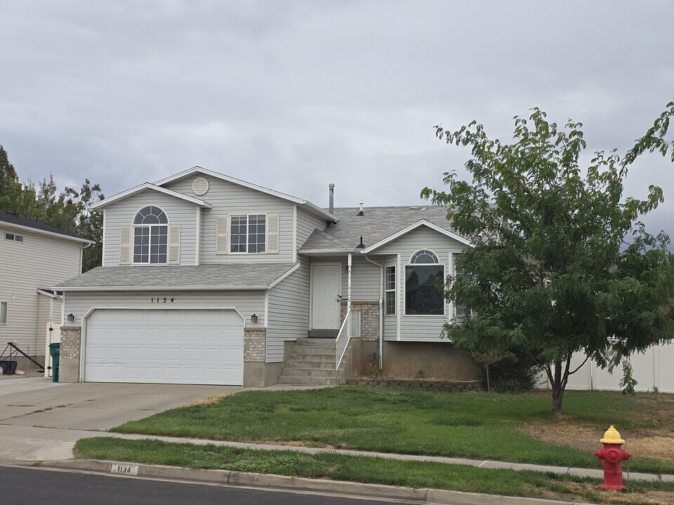 1134 N 2525 W in Layton, UT - Building Photo