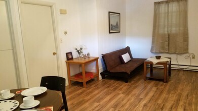 29 Chester Rd in Becket, MA - Foto de edificio - Building Photo