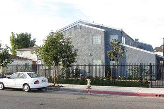 Leffingwell Townhouse Apartments in Whittier, CA - Building Photo - Building Photo