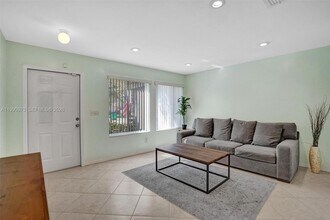 1726 SW 110th Terrace in Davie, FL - Building Photo - Building Photo