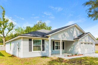 6968 Loris Ln in Jacksonville, FL - Building Photo - Building Photo