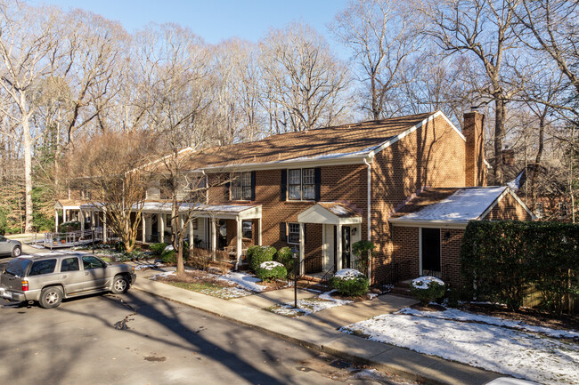 Village Green Condo in Williamsburg, VA - Building Photo - Building Photo