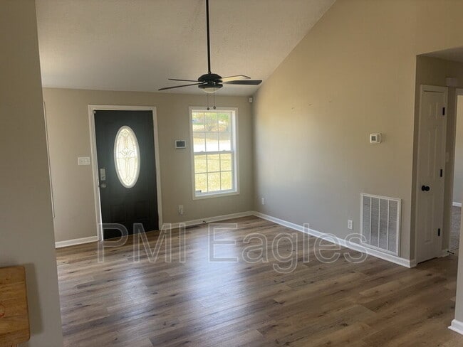 940 Granny White Rd in Clarksville, TN - Building Photo - Building Photo