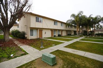 O Street Apartments in Bakersfield, CA - Building Photo - Building Photo