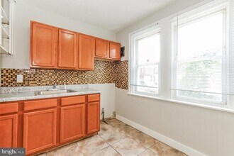 5117 Hawthorne St in Philadelphia, PA - Building Photo - Building Photo