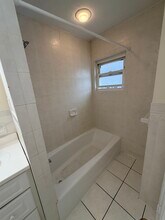 543 Broadway, Unit 1R in Somerville, MA - Foto de edificio - Building Photo