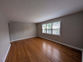 2909 W Farragut Ave in Chicago, IL - Building Photo - Building Photo