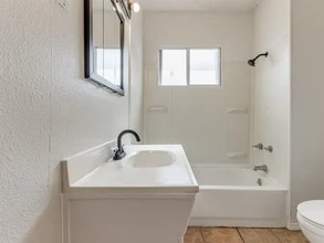320 Wayne Ave in Edmond, OK - Building Photo - Building Photo