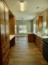 901 Lincoln St in Red Bluff, CA - Building Photo - Building Photo