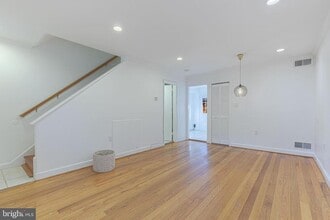 136 S Virginia Ave in Falls Church, VA - Building Photo - Building Photo