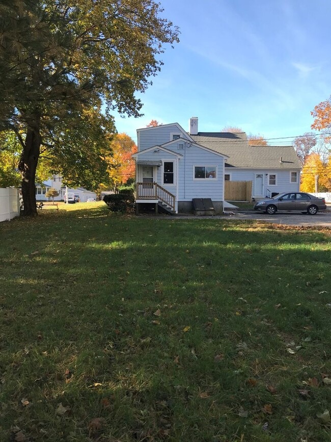 550 Park St in Stoughton, MA - Building Photo - Building Photo