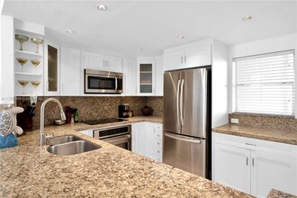 3750 NE 170th St in North Miami Beach, FL - Building Photo - Building Photo