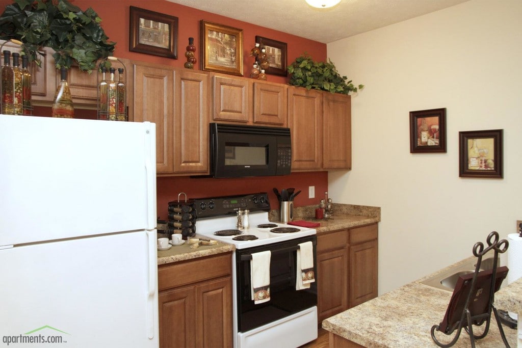 Blankenbaker Crossings Apartments in Louisville, KY