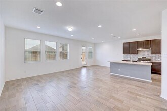 307 Simmental Loop in Hutto, TX - Building Photo - Building Photo