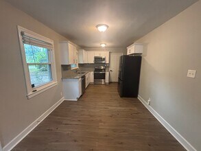 626 S Hoover Rd in Durham, NC - Building Photo - Building Photo