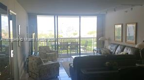 20515 E Country Club Dr, Unit 849 in Miami, FL - Building Photo - Building Photo