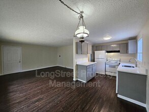 14171 SW Allen Blvd in Beaverton, OR - Building Photo - Building Photo