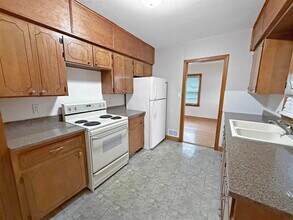 1171 Bourland Ave in Waterloo, IA - Building Photo - Building Photo