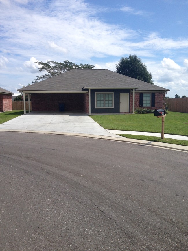 Garden Park in Breaux Bridge, LA - Building Photo - Building Photo