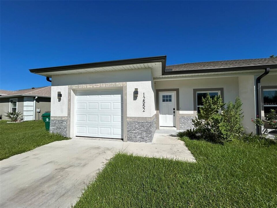 12552 Buffing Rd in Port Charlotte, FL - Building Photo