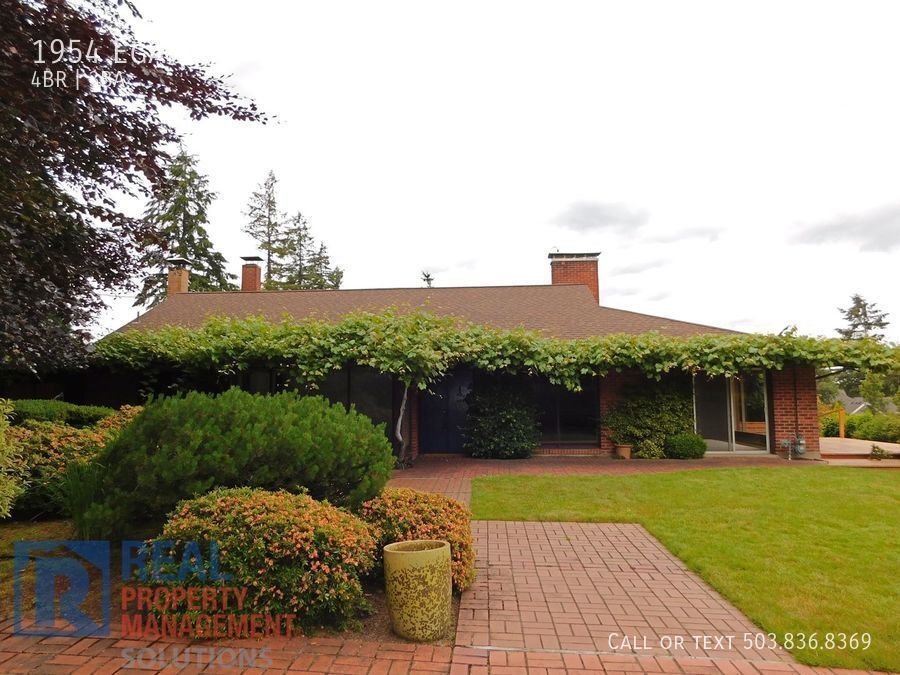 1954 Egan Way in Lake Oswego, OR - Building Photo