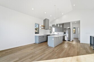 33 N Blacksmith Ln in Dublin, OH - Building Photo - Building Photo