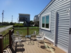 188 Swifts Beach Rd in Wareham, MA - Building Photo - Building Photo